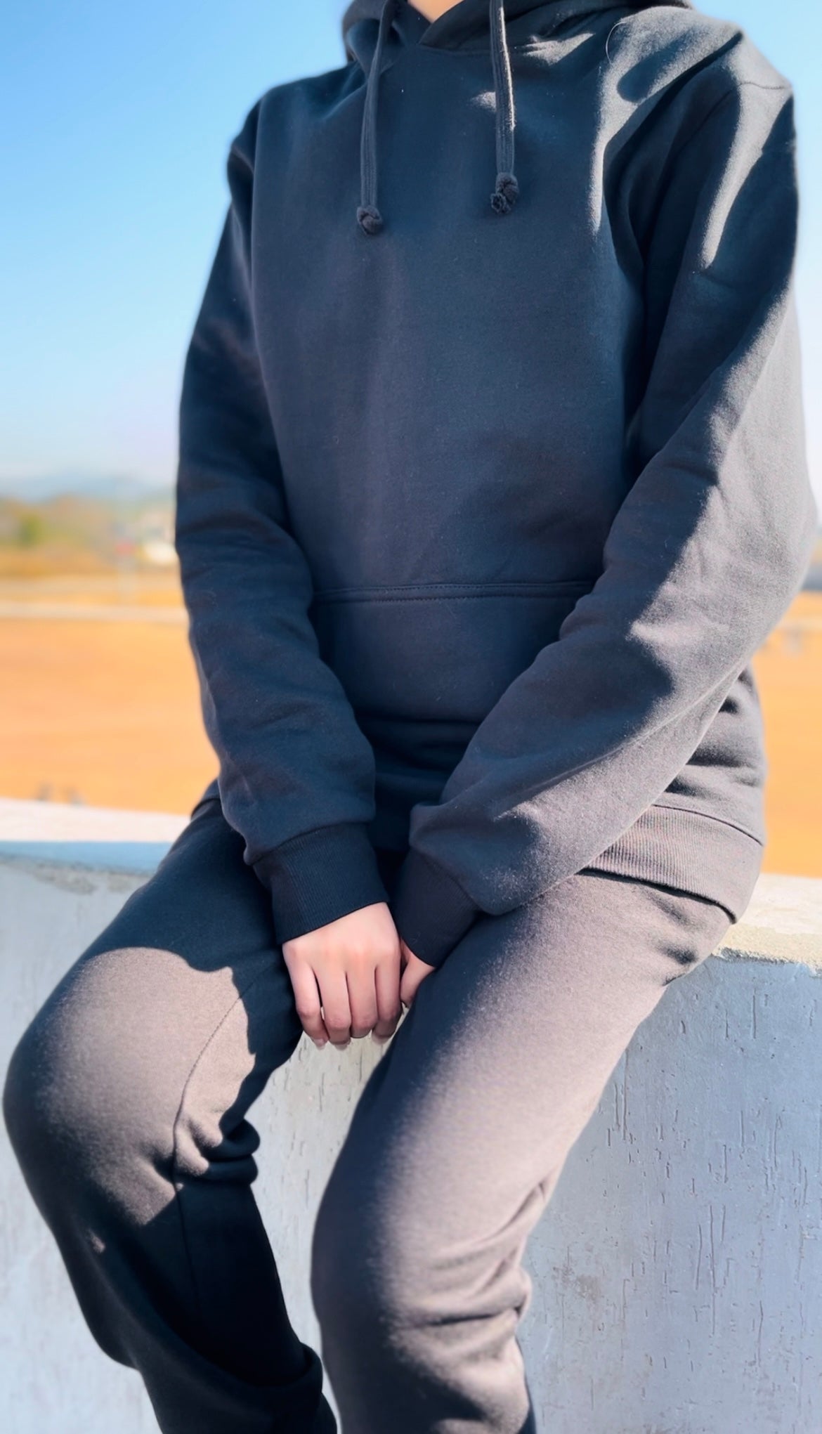 PULLOVER HOODIES - BLACK